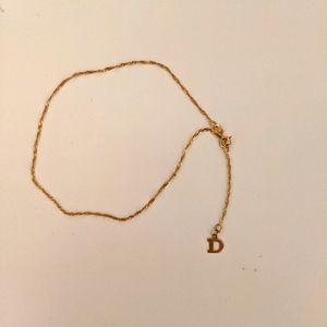 D Anklet